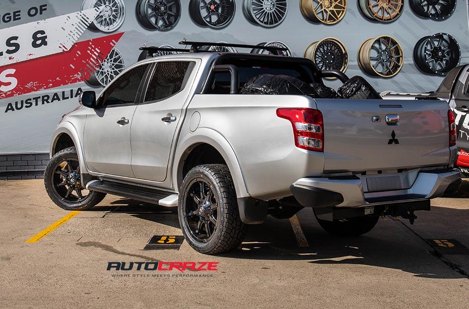 MITSUBISHI TRITON COUPLER GLOSS BLACK